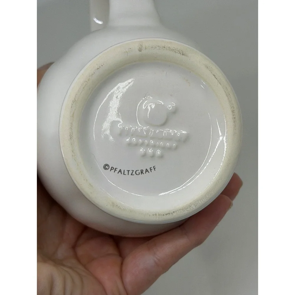 VTG Pfaltzgraff Creamer Pitcher White Grapevine‎ Pattern Stoneware Kitchenware